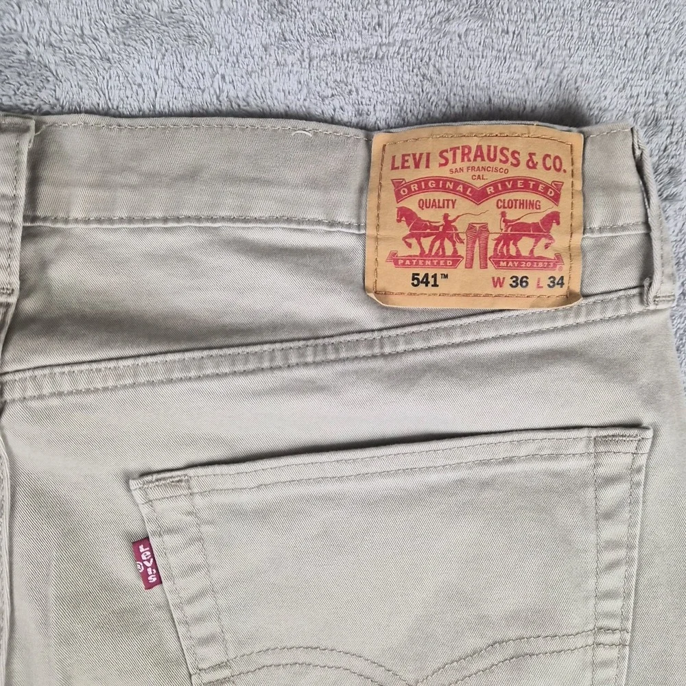 Levis 541 Mens 36x34 Khaki Beige Stretch Athletic Tapered All Seasons Tech Pants